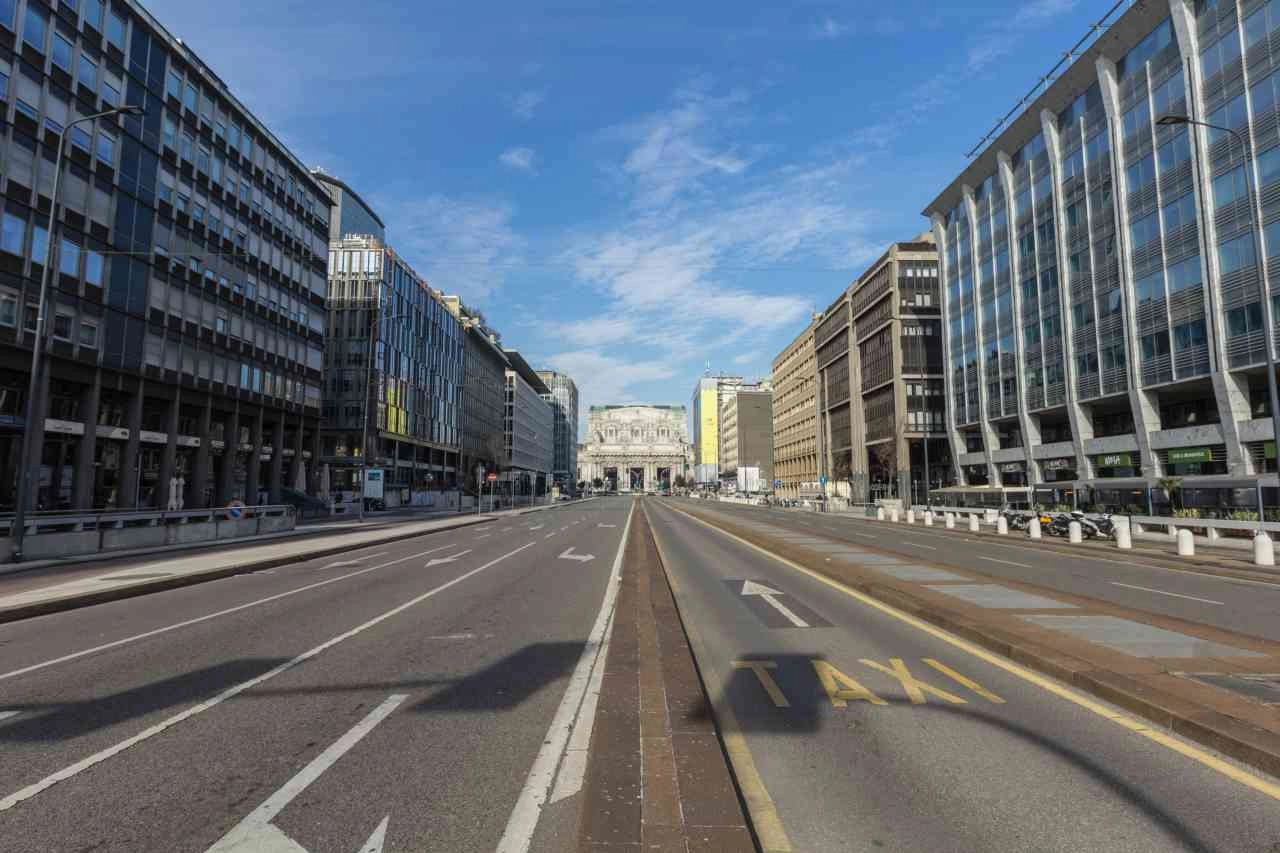 Via Vittorio Pisani, Milano, vuota. Credits iStockPhoto