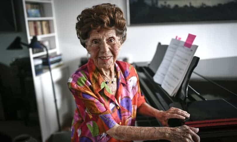 la-pianista-centenaria-che-sfida-il-tempo-con-un-nuovo-album-a-108-anni