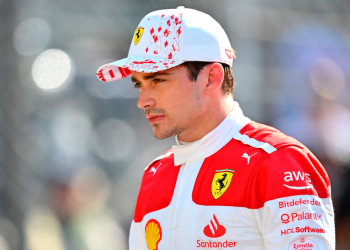 F1, cuore Leclerc: kit Ferrari del GP Monaco all’asta per Emilia Romagna