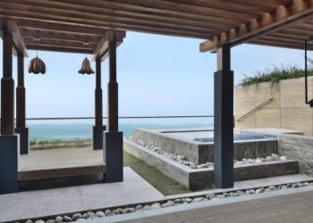 Testa tra le nuvole: vita di lusso a 4.500 piedi sopra il livello del mare